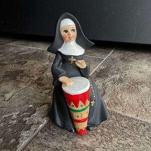 Vintage 50s Nun Figurine Drummer Religious Ceramic Kitsch Novelty Decor Napco‎